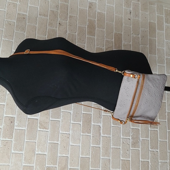 Vera Pelle Light Grey Genuine Leather Crossbody Small Bag (W8.5"× H7.5") - Picture 2 of 12